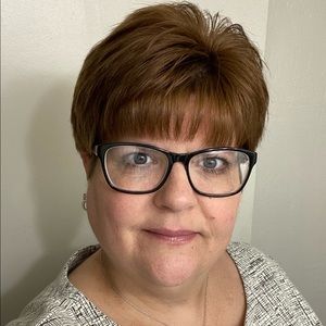 Meet your Posher, Leslie